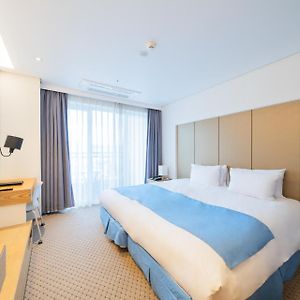 Hollywood Double Room